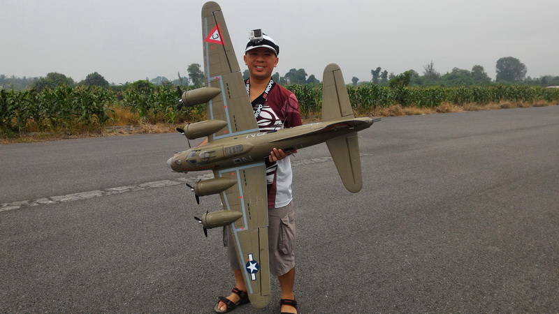 b17 freewing hk 11